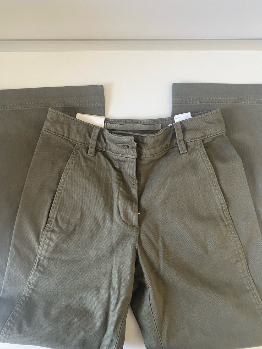 Banana Republic Petites Weekender Straight Leg Pants (00P)